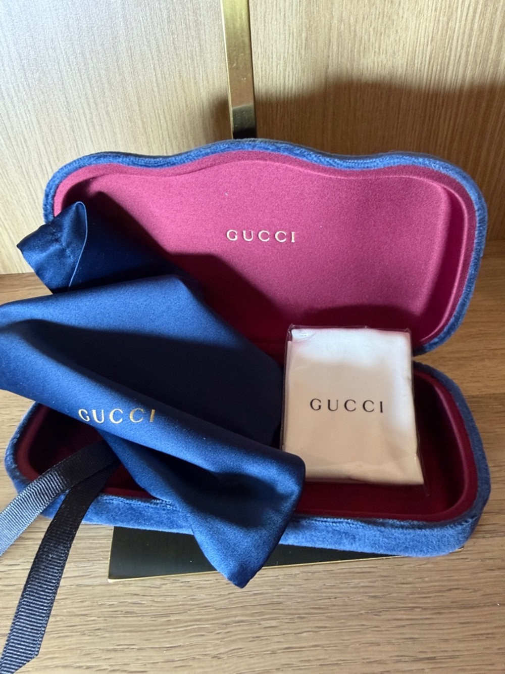 Gucci Velvet Sunglass Case in Blue with Burgundy Interior,dusty bag, wipe cloth